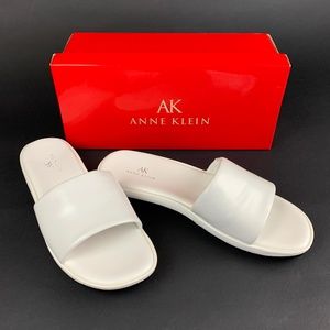 NIB ANNE KLEIN Jill White Leather Slides Shoes Sandals Size 8.5 M Vintage